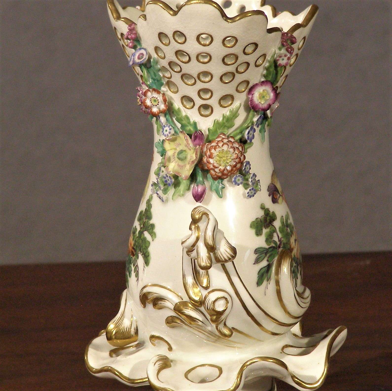 Pair of Chelsea (attrib.) 18th Century Frill Vases - Paul Kleinwald Art ...